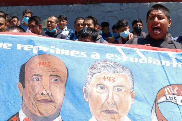 protestas de normalistas de ayotzinapa