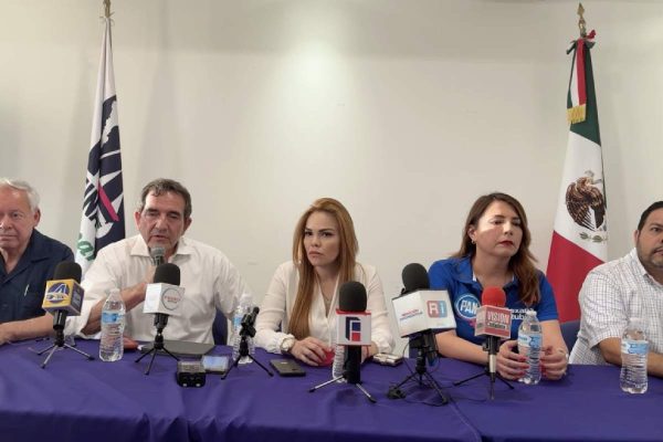 conferencia sobre la desaparición del candidato a regidor por Culiacán del PAS