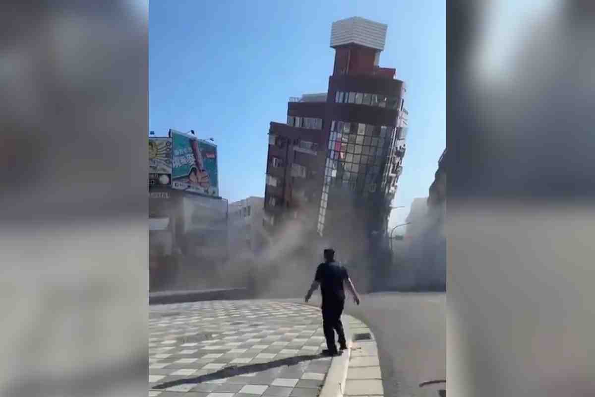 Edificio caído tras terremoto en Taiwan