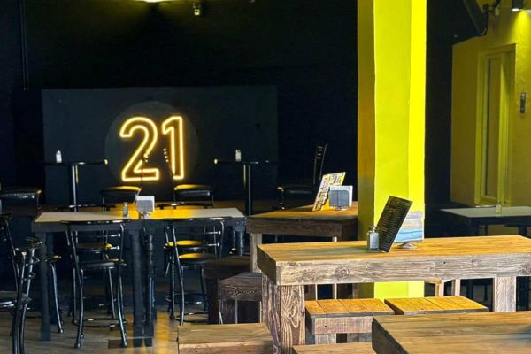 Grupo armado mata a tres jóvenes en bar de Celaya