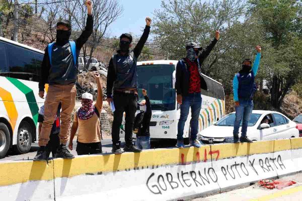 protesta de estudiantes por el asesinado del normalista yanqui kothan
