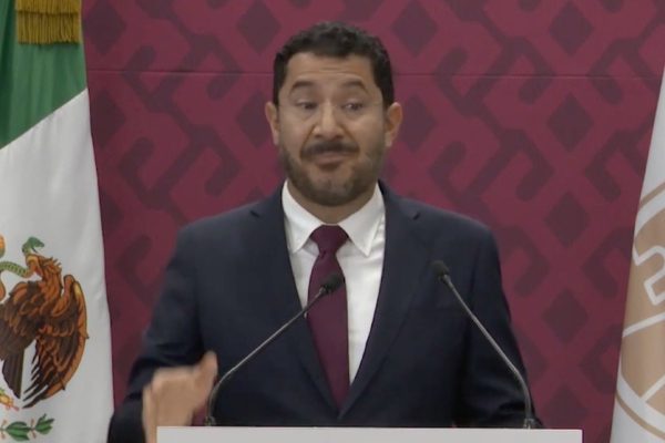 Martí Batres, jefe de Gobierno de la CDMX, dice que funcionarios involucrados en corrupción inmobiliaria ahora crearon el cártel del agua