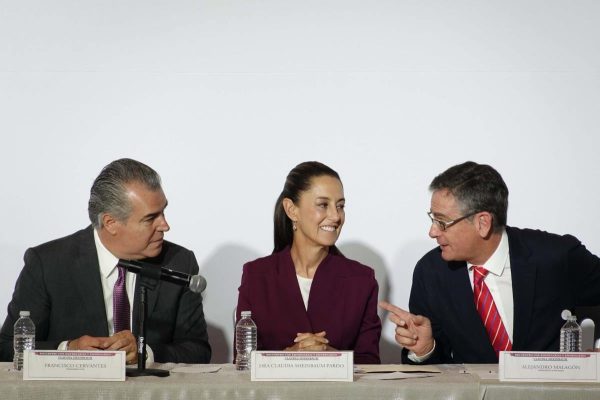 Sheinbaum brinda tranquilidad a cúpulas con un encuentro particular