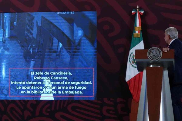 AMLO habló sobre la irrupción de la policía de Ecuador en la embajada mexicana 