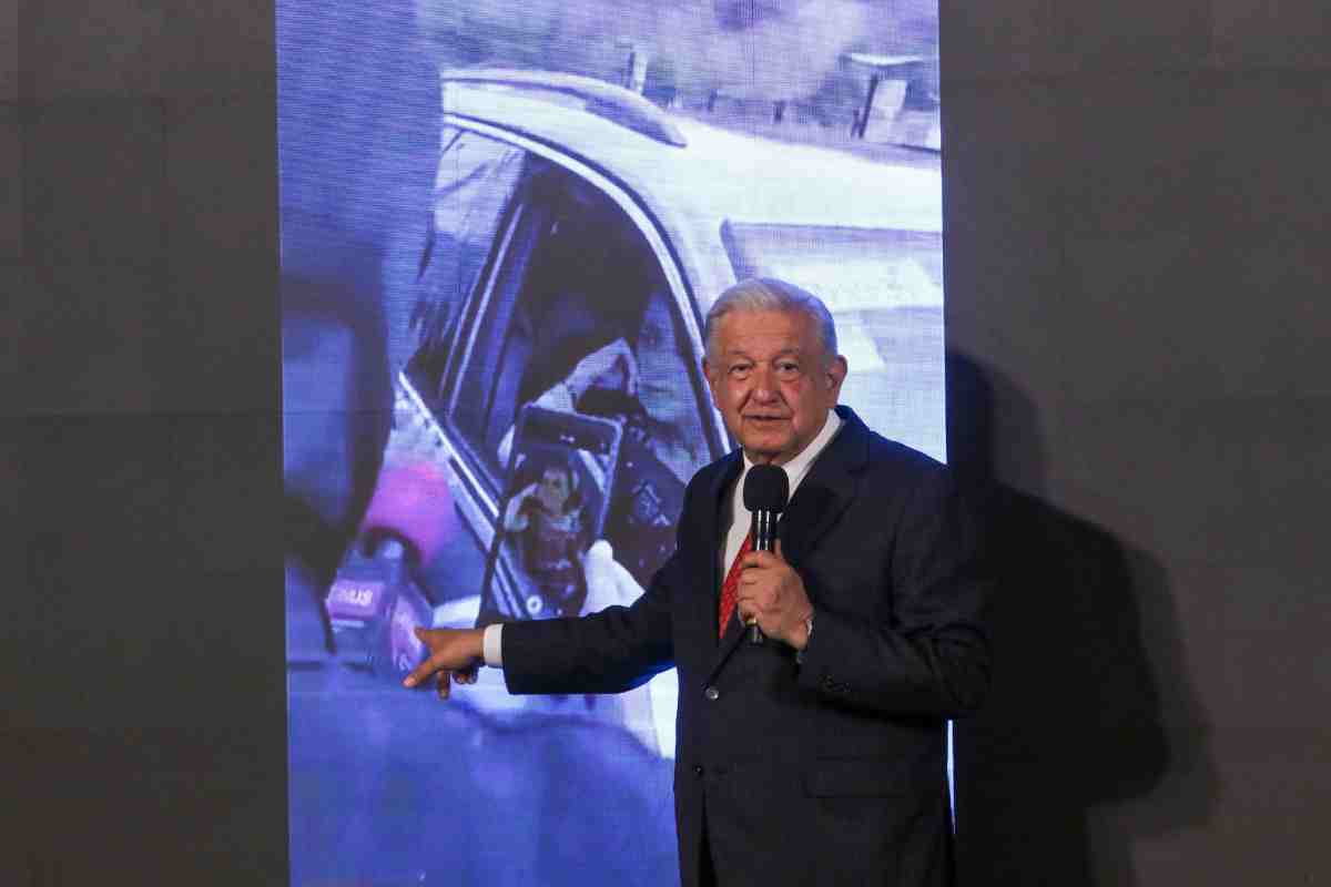 AMLO hablando sobre retén que detuvo a Sheibuam. Foto: Cuartoscuro