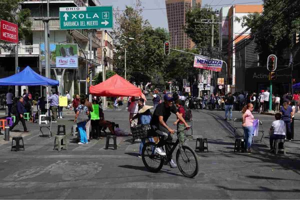 vecinos agua contaminada insurgentes