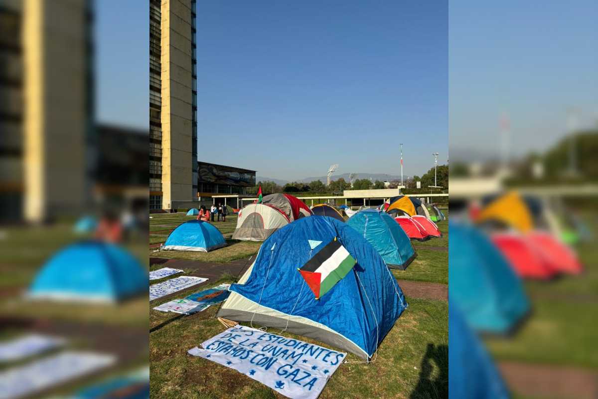 Casas de campaña del campamento interuniversitario pro palestina en las islas de la Ciudad Universitaria.