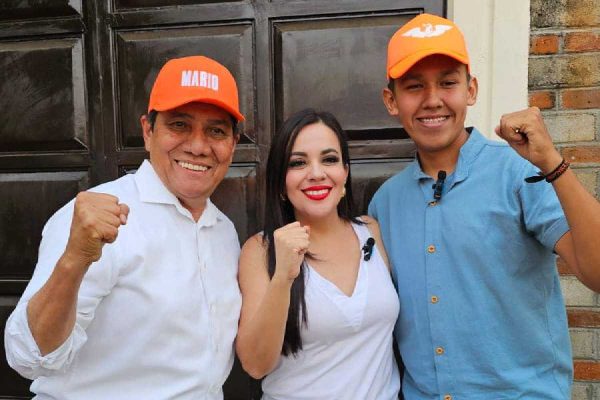 mario moreno, candidato de mc al senado, y su suplente Gabriela Bernal
