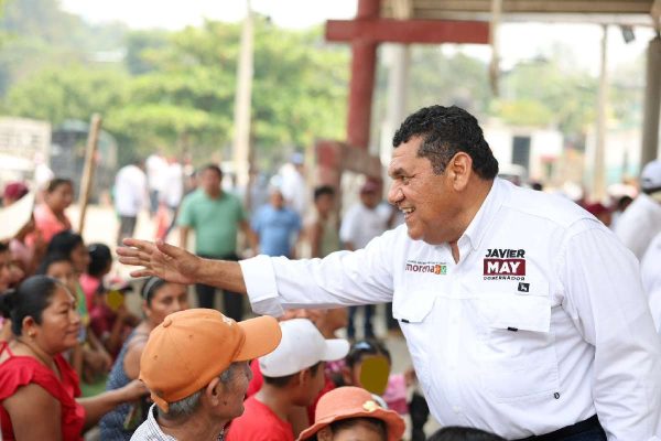 Javier May en campaña