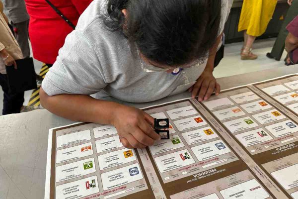 Boletas electorales de 2024 fabricadas con papel seguridad de 90 gramos. Foto: X @MartinFazMora
