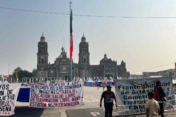 campamento de la cnte en el zócalo previo al cierre de campaña de Sheinbaum
