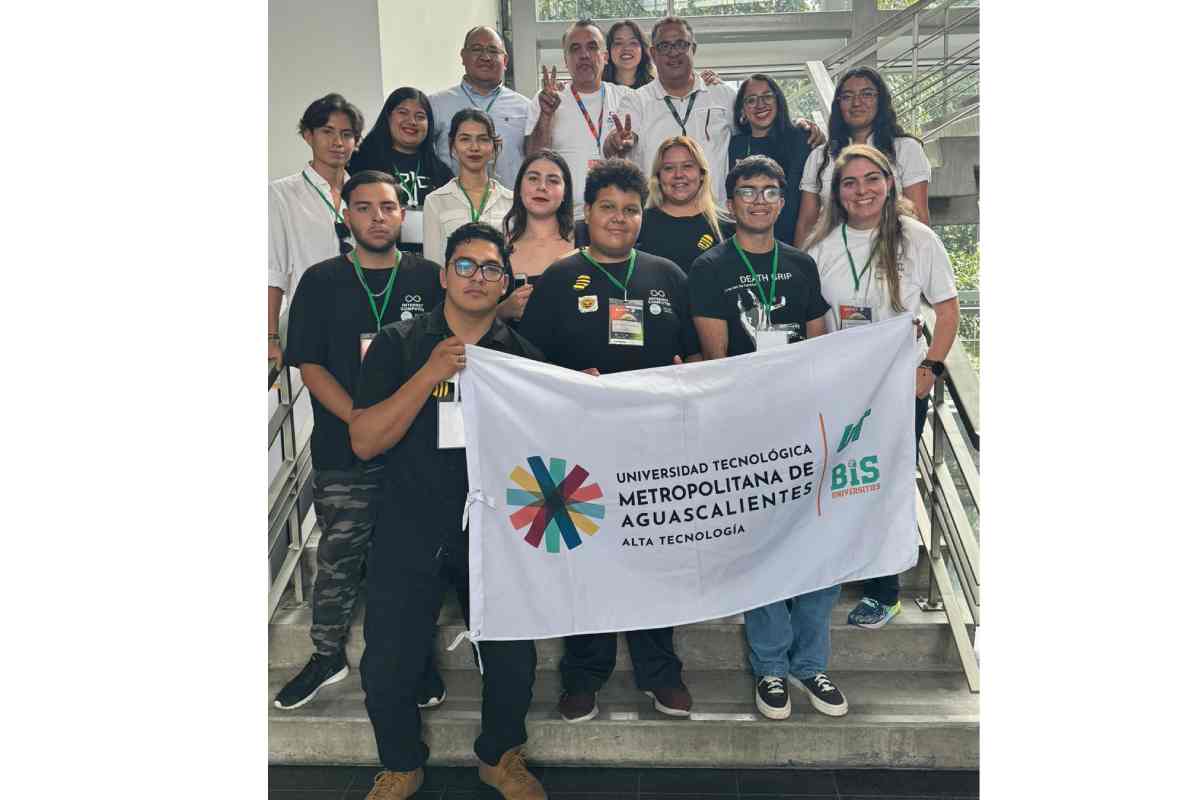 Estudiantes de Aguascalientes en concurso TIC