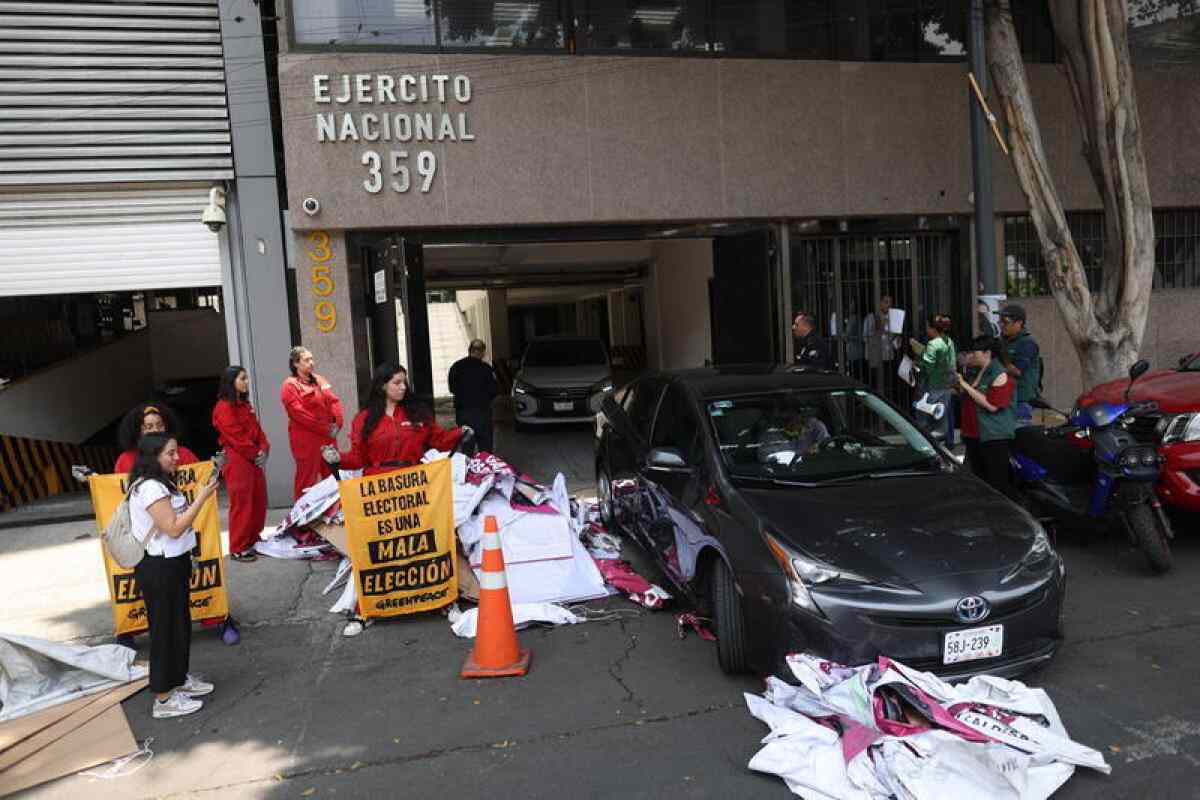 Greenpeace basura electoral