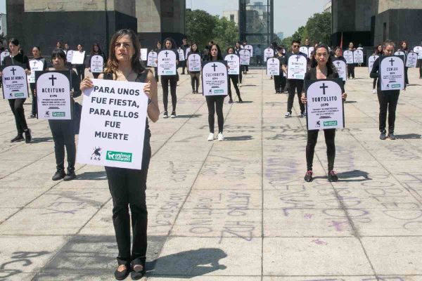 activistas protestan en contra de las corridas de toros en cdmx