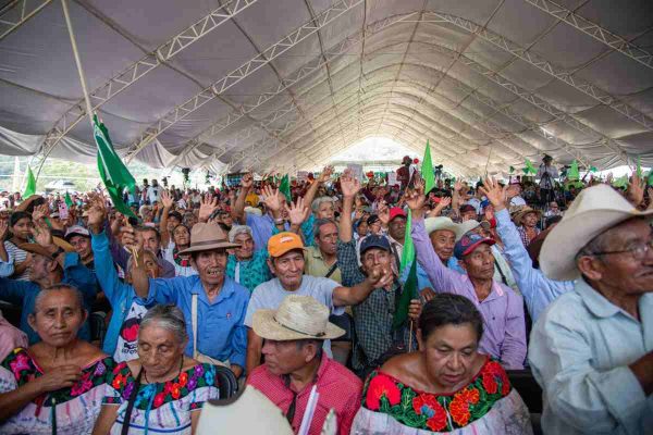 Habitantes de Tila, Chiapas, durante un mitin electoral. Foto: Cuartoscuro