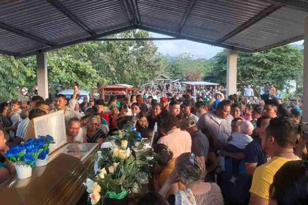 Funeral-Aly-Dominguez