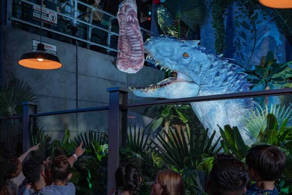 Viaja al mundo de Jurassic World