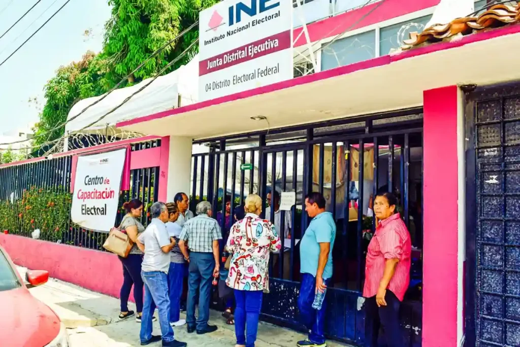 Protestas en sedes distritales en Guerrero tras inicio en el cómputo de votos