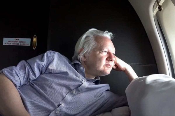 quién es Julian Assange
