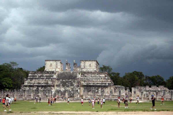Chichén Itzá en un dia nublado