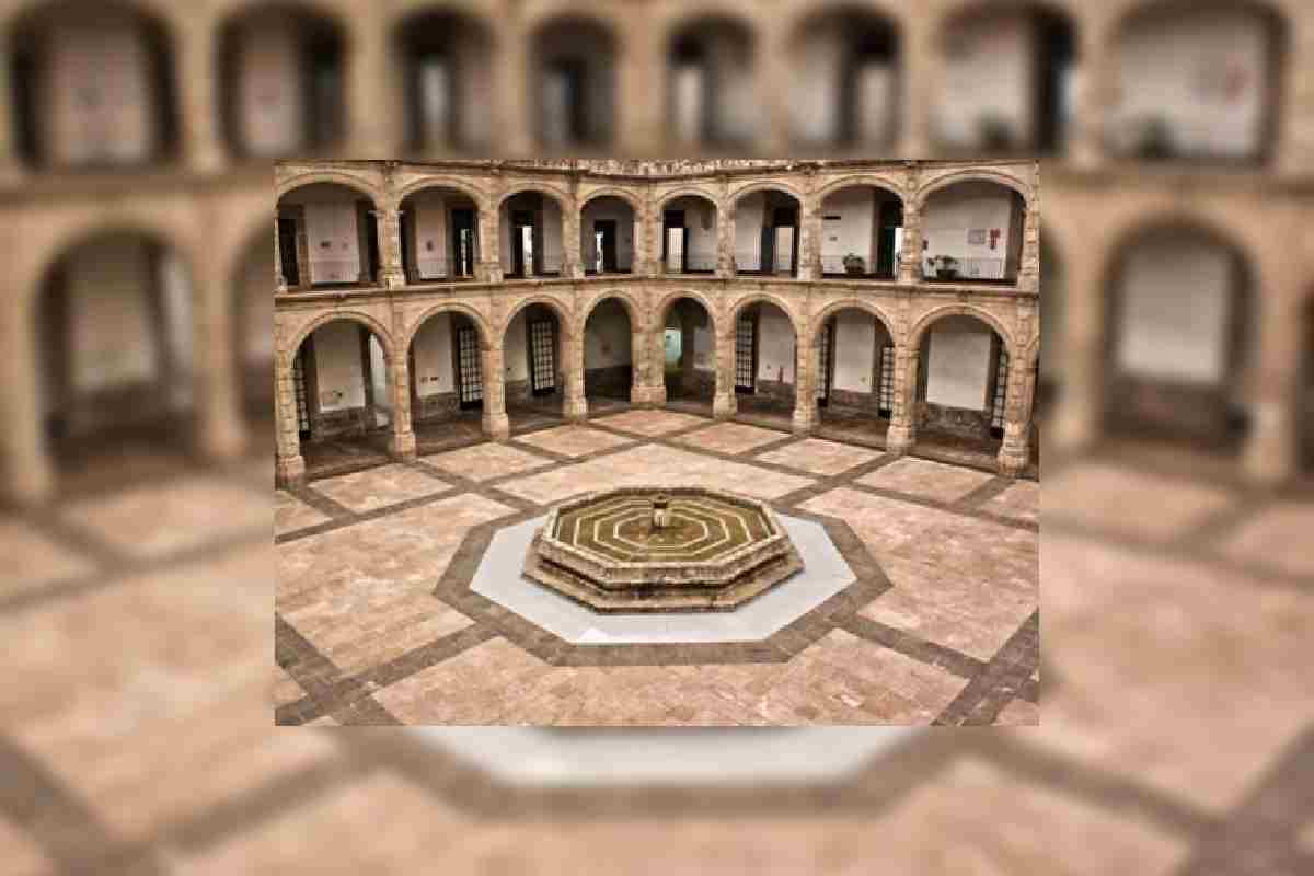 Claustro bajo donde estaba el convento y hospital de San Hipólito, en la CDMX.