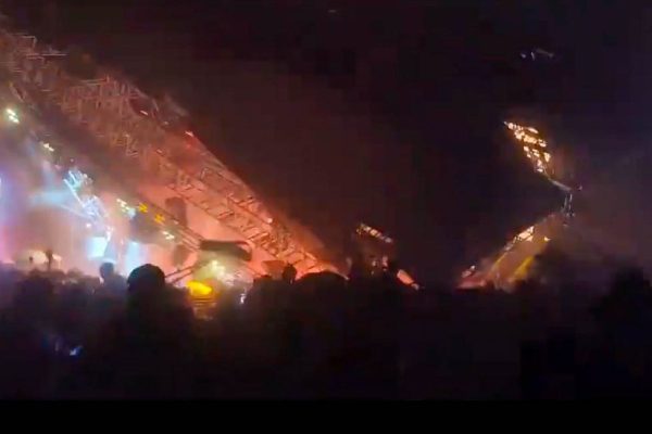 caída de templete durante mitin de mc en san pedro, nuevo león