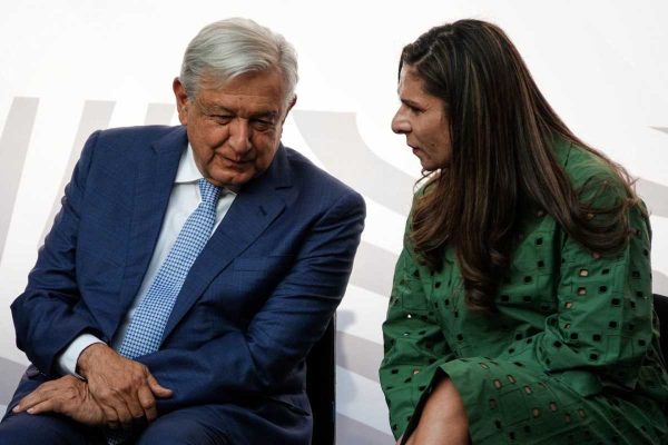 AMLO y Ana Gabriela Guevara previo a los Juegos Olímpicos