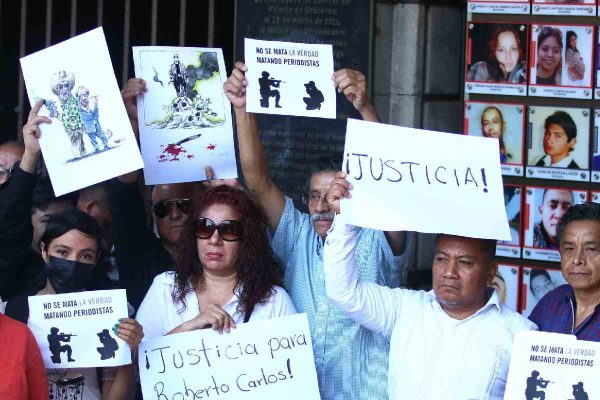 protesta de periodistas en méxico ante amenazas y agresiones