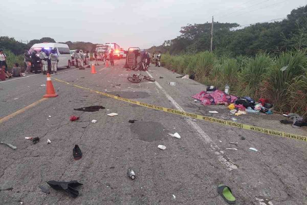 carretera de oaxaca donde atropellaron a migrantes, dejando tres muertos y 19 heridos