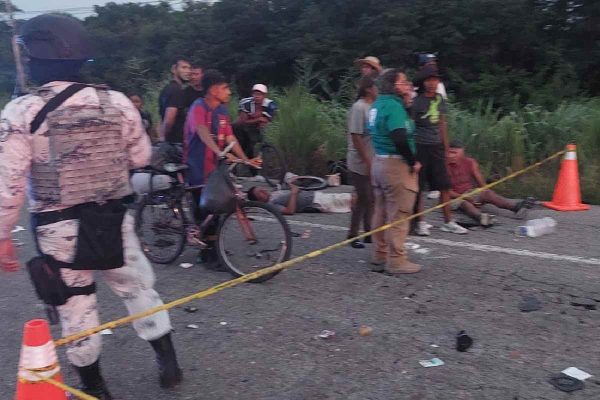 carretera de oaxaca donde atropellaron a migrantes, dejando tres muertos y 19 heridos