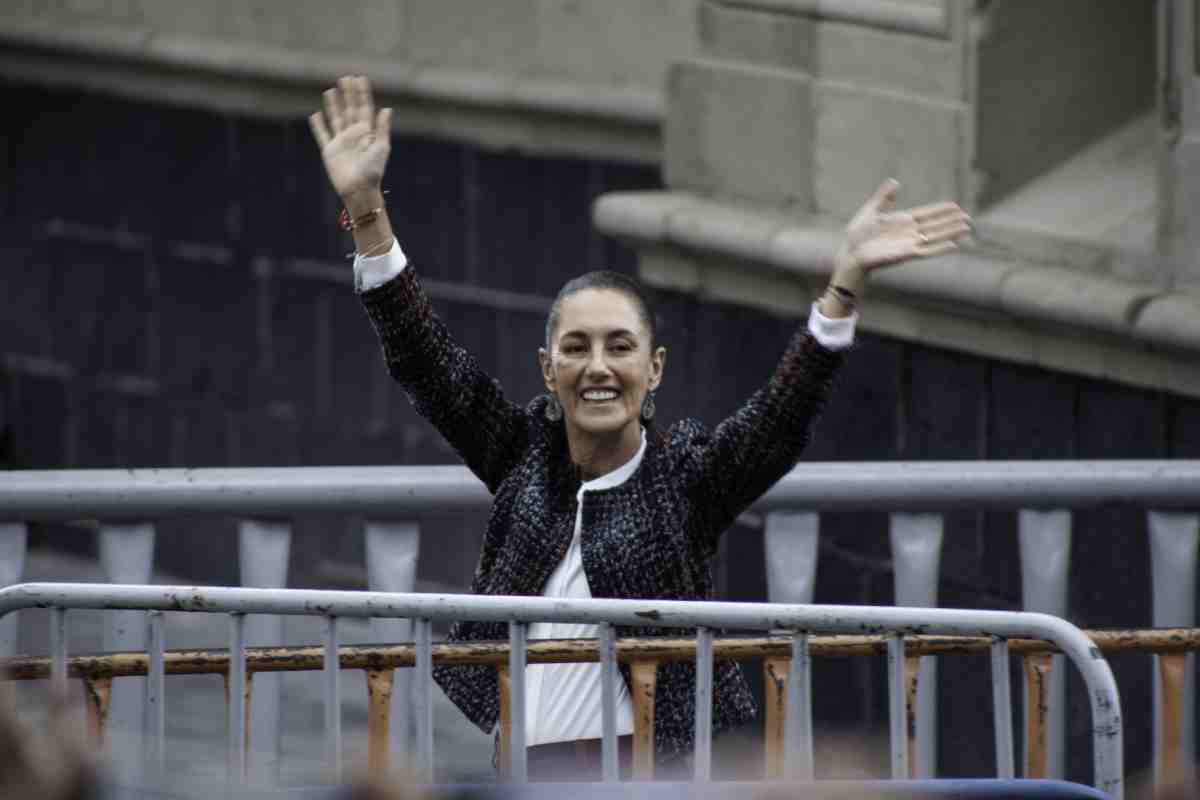 Beatriz Gutiérrez Müller AMLO libro sheinbaum sedena marina