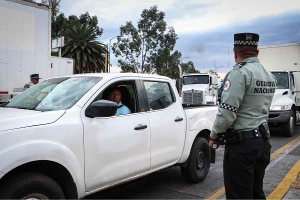 Bloqueo en la México-Puebla afectó a conductores y transportistas.