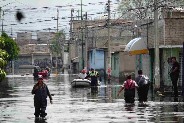 Calles de Chalco inundadas