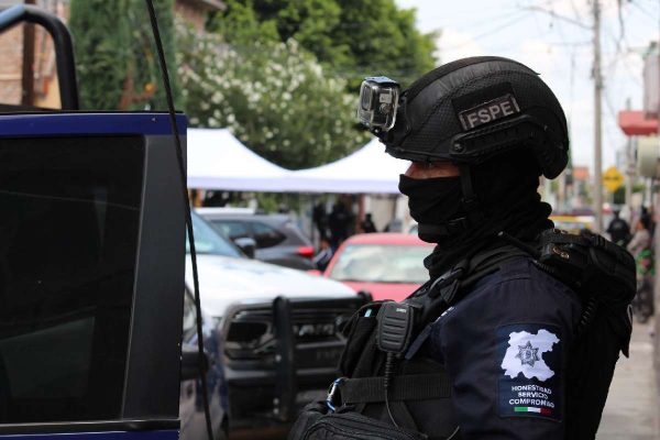 policía vigila el funeral de alejandro martínez, periodista asesinado en celaya