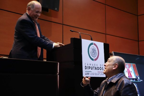 Juan Ramiro Robledo, presidente de la Comisión de Puntos Constitucionales y el priista Rubén Moreira