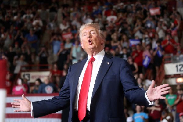 Donald Trump inició sus ataques en contra de Kamala Harris