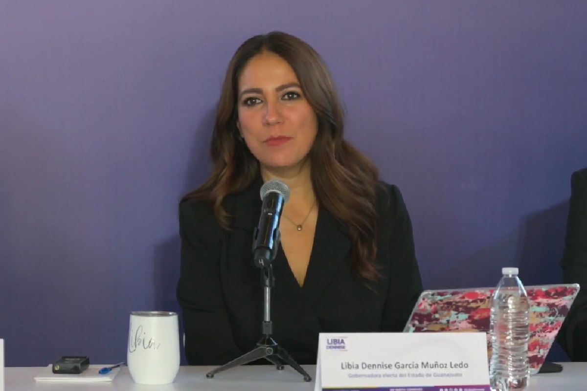 En conferencia de prensa, Libia Dennise anunció el cambio de nombre de varias secretarías