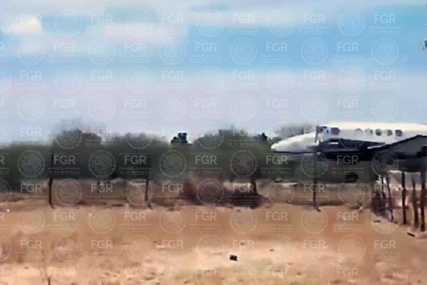 FGR identifica pista de donde salió el avión que trasladó a "El Mayo" Zambada. 