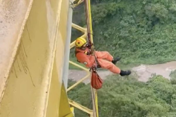 operativo de rescate del cuerpo de Isaías Ramírez González, sacerdote de la Arquidiócesis de Tuxtla Gutiérrez que estaba reportado como desaparecido en Guadalajara, Jalisco