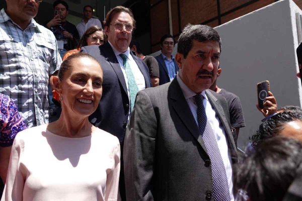 Presidenta electa, Claudia Sheinbaum, junto con Javier Corral