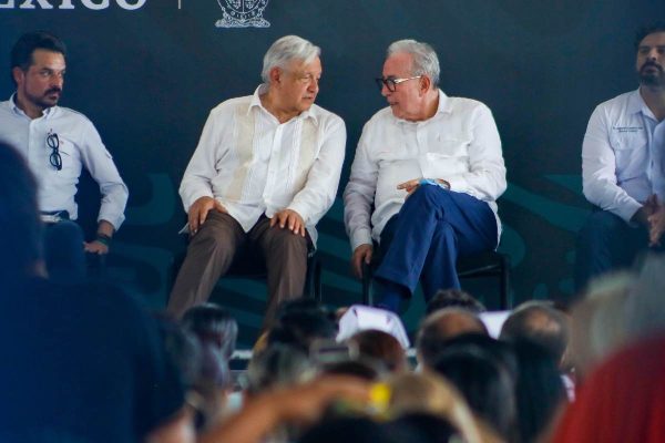 amlo y gobernador de sinaloa en evento tras declaraciones de "el mayo" zambada