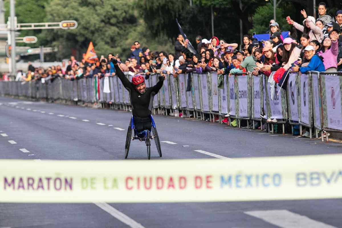 Primer lugar en silla de ruedas del Medio Maratón de la CDMX