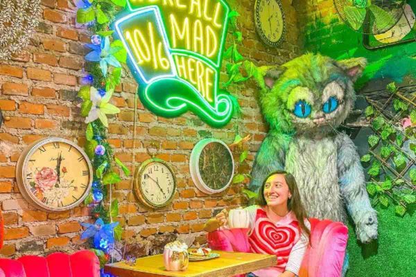 Café temático de Alicia en el País de las Maravillas.