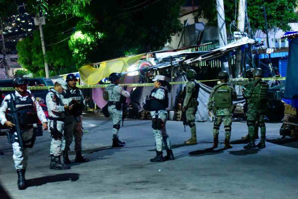 fuerzas de seguridad en acapulco en jornada donde asesinaron a seis peronas y lanzaron explosivo a cuartel de policía estatal