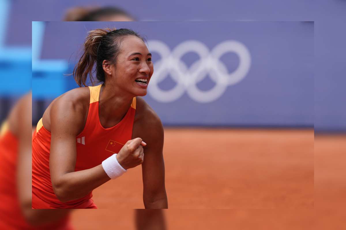 Qinweng Zheng, de China, eliminó a la favorita Iga Swiatek, de Polonia, y jugará la final de tenis.