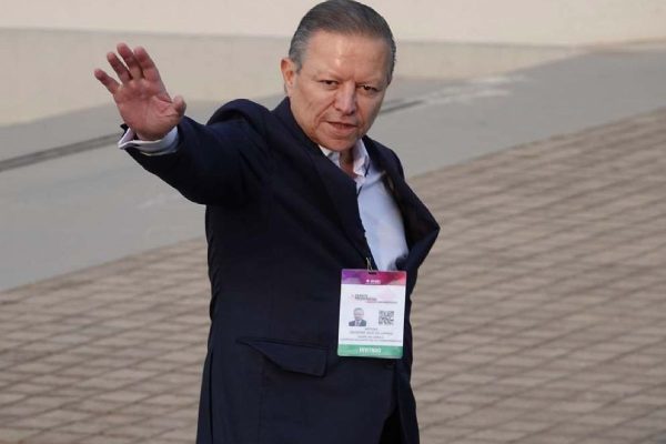 Arturo Zaldívar.