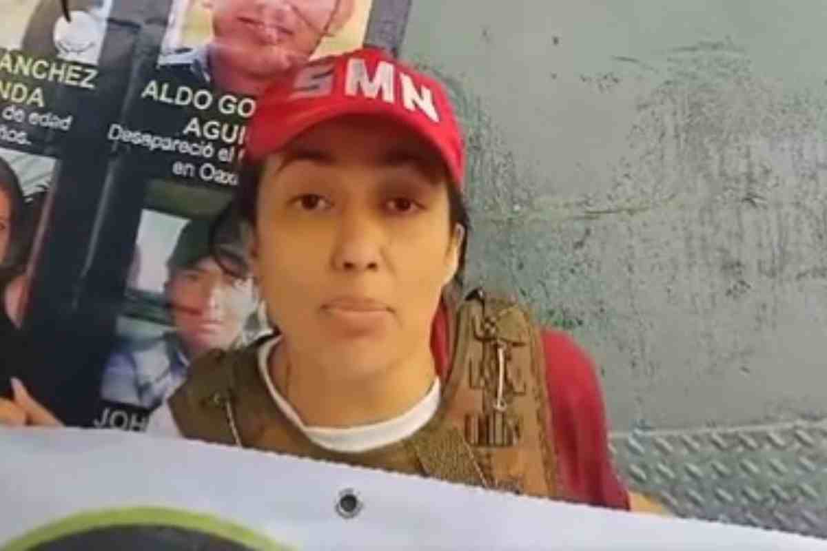 madre buscadora toma asta bandera zocalo cdmx desaparecidos