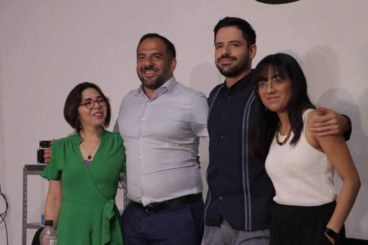 Manuel Guerrero, su hermano Enrique y el Comité que impulsó su defensa y liberación anunciaron la creación de la organización Xuma, Centro de Defensa y Justicia Social para apoyar casos de violación a derechos humanos. Foto: Marcela Nochebuena
