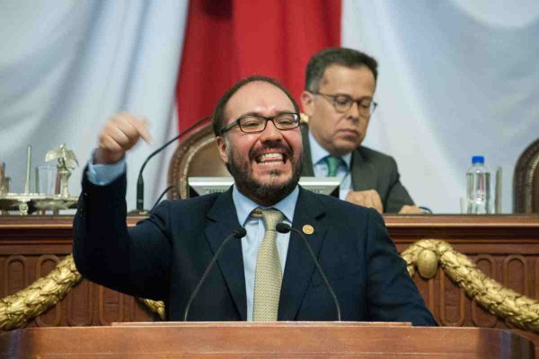 Mauricio Toledo fue diputado del PRD y del PT