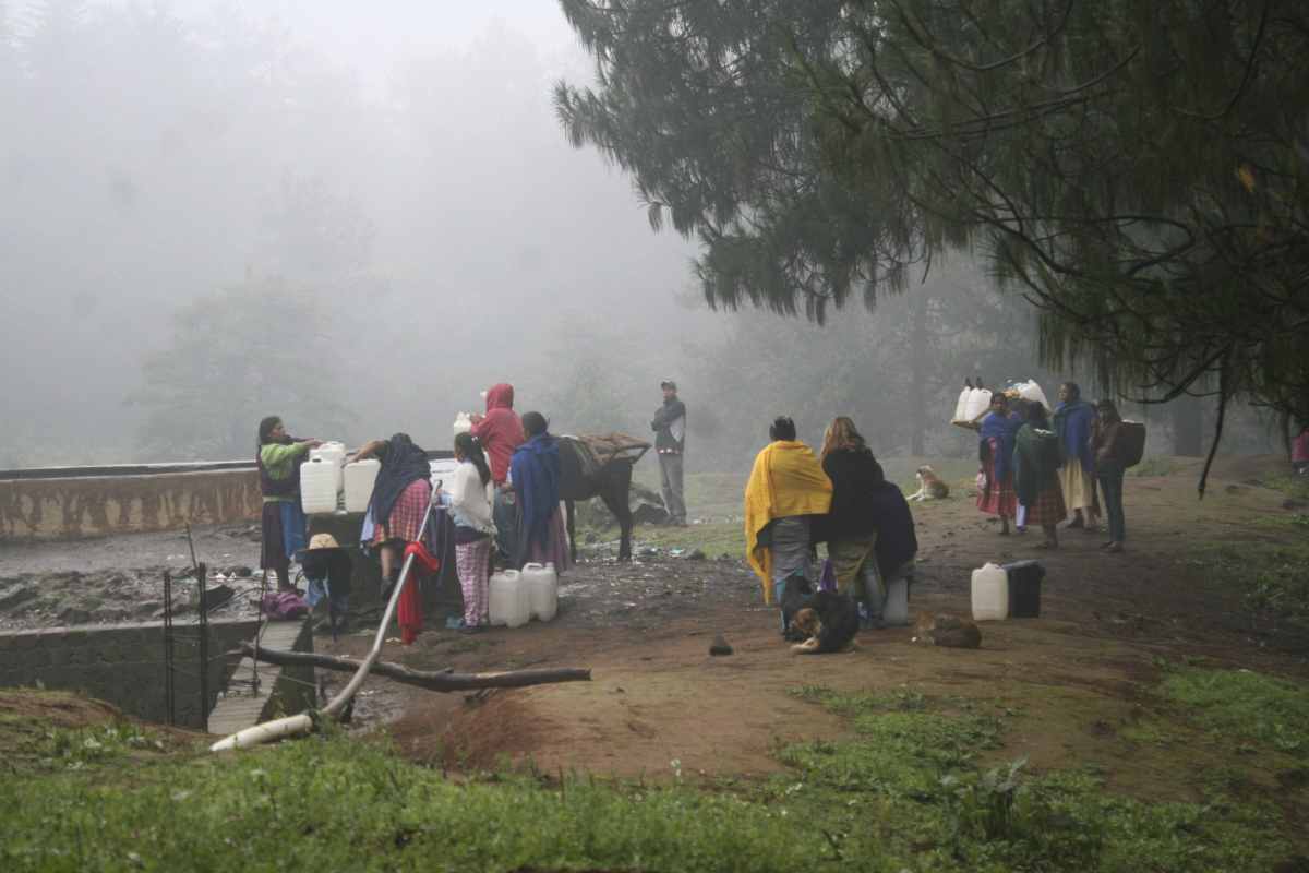 Habitantes de los municipios pertenecientes a la Meseta Purépecha entre los que se encuentra Ziracuaretiro. Foto: Cuartoscuro